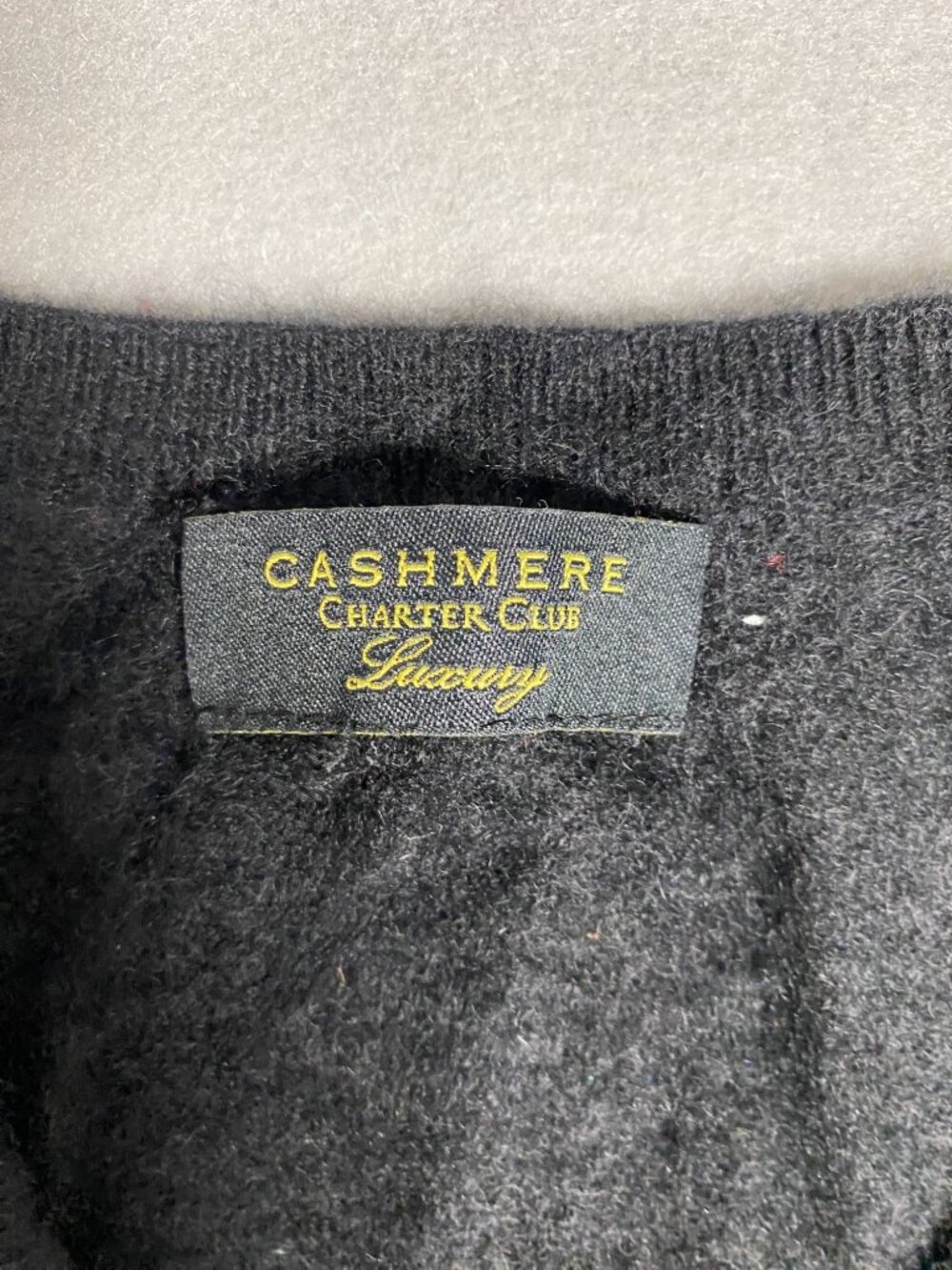 Charter Club Luxury 100% Cashmere Black V-Neck Sweater Womens M Vintage - Picture 3 of 6